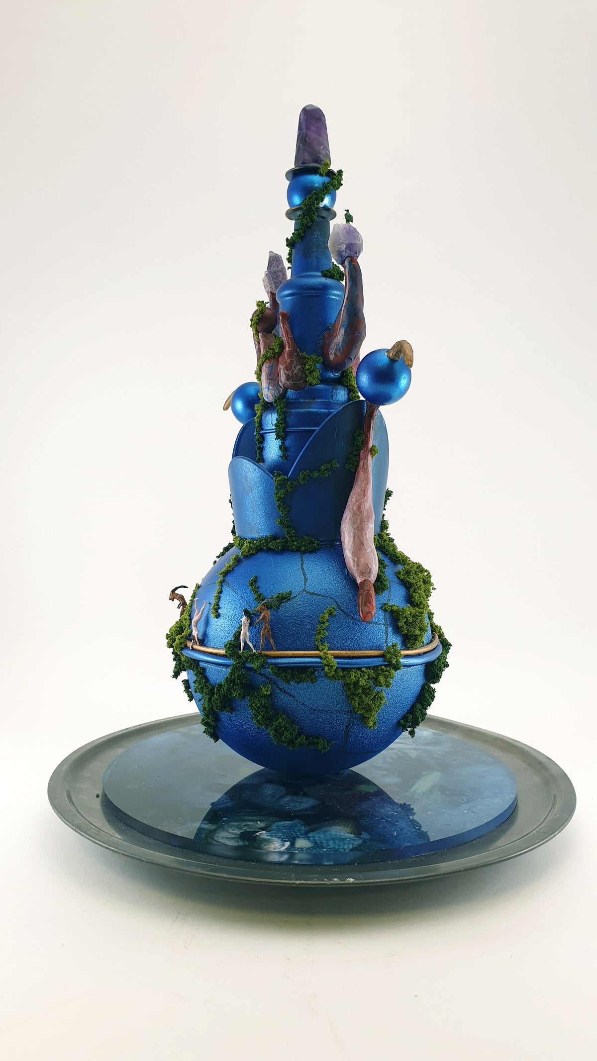 Fountain of earthly delights